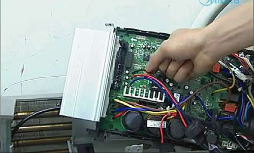 枝江美的空调电话是多少